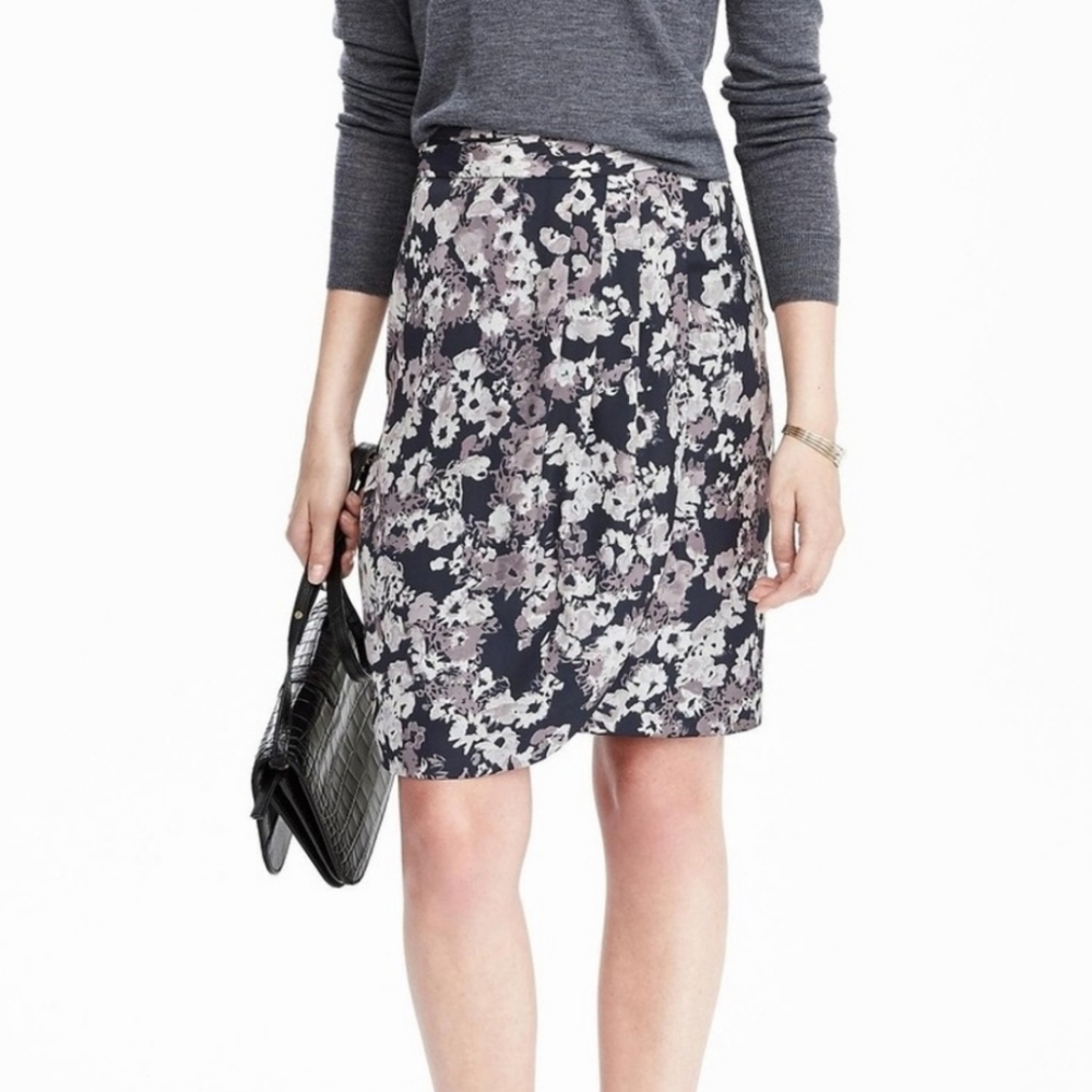 Banana Republic Floral Print Wrap Knee Length Skirt Women Size 8 Navy Gray White
